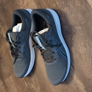 New Mens Size 13 Asics